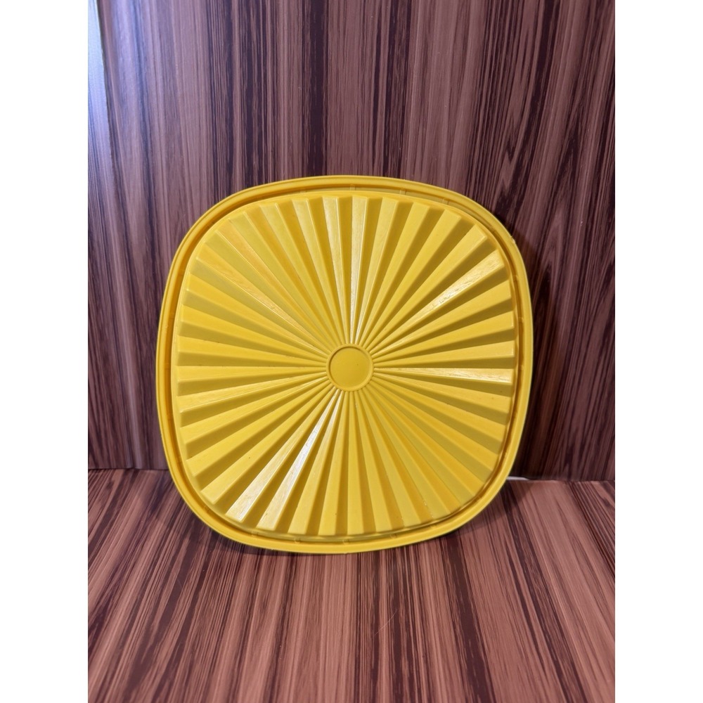 Vintage Tupperware 887-3 Harvest Yellow Square Replacement Lid Sunburst Pattern